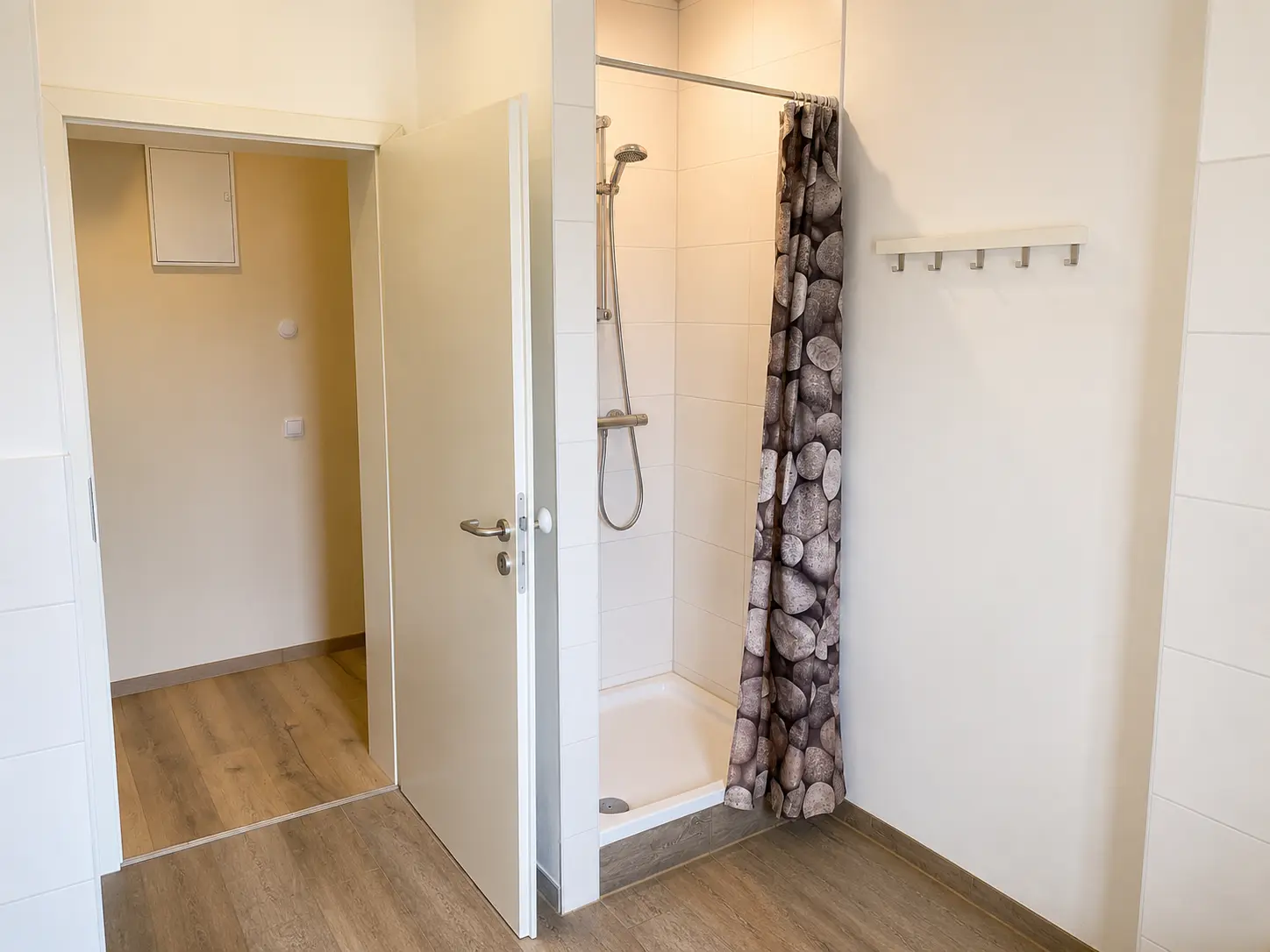 Badezimmer mit Dusche